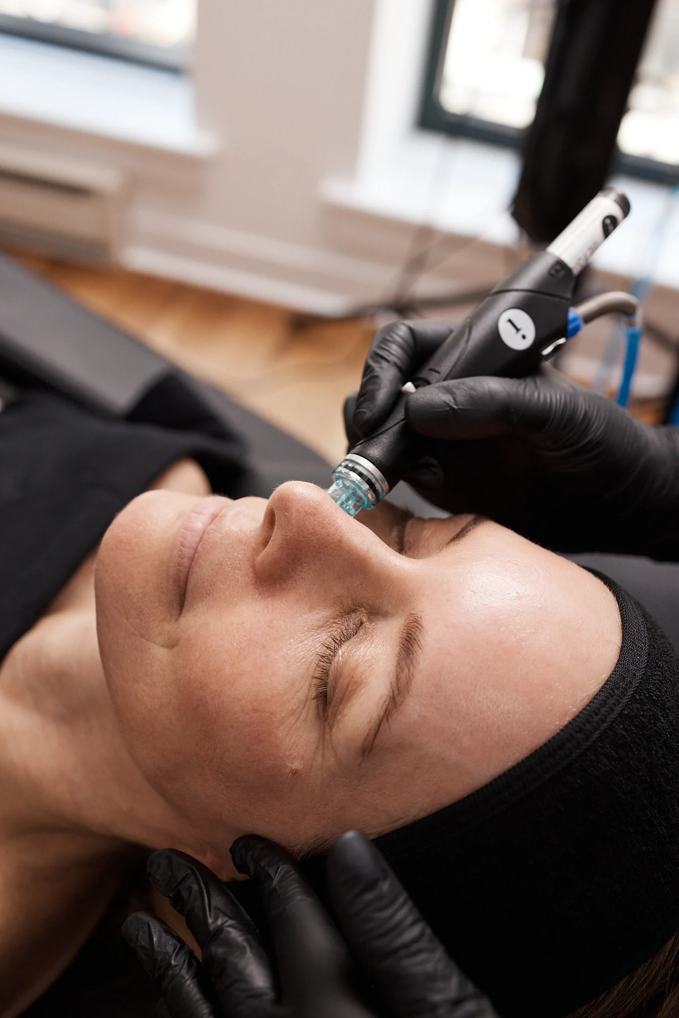HydraFacial behandling nära håll